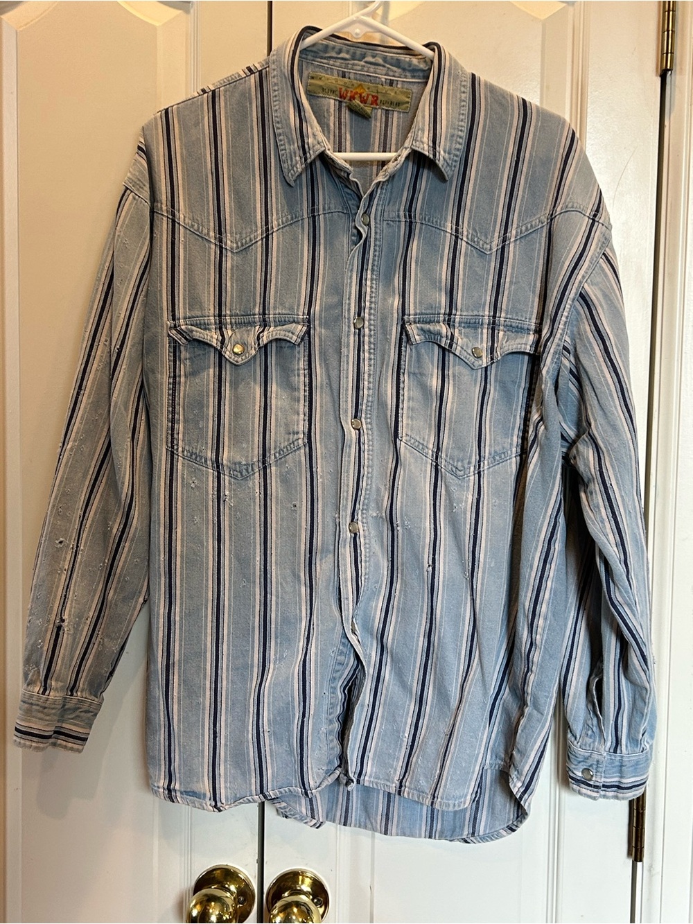Thrashed 90’s Hong Kong men large pearl snap cowboy shirt